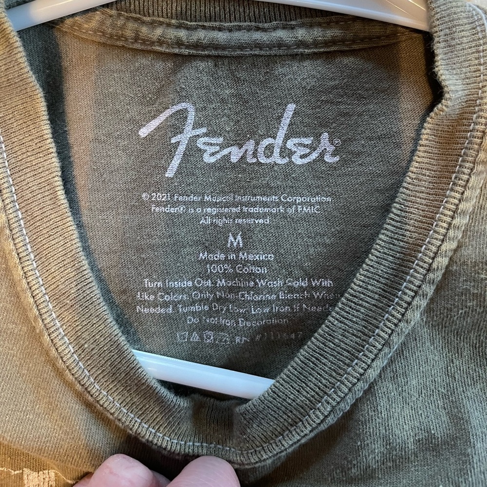 Graphic tee - Picture 2 of 2
